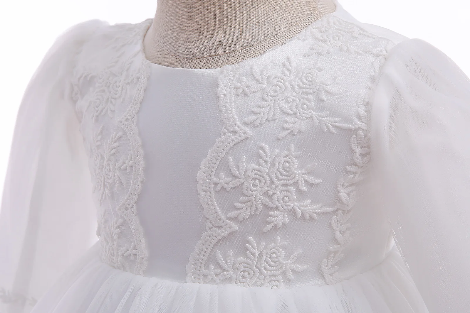 Abito da bambina bianco con ri - Baby Clothing Yarn recensione e prezzo